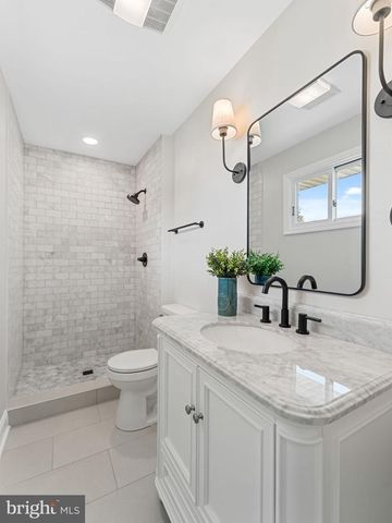 16 BRYANT RD, Blackwood, NJ 08012