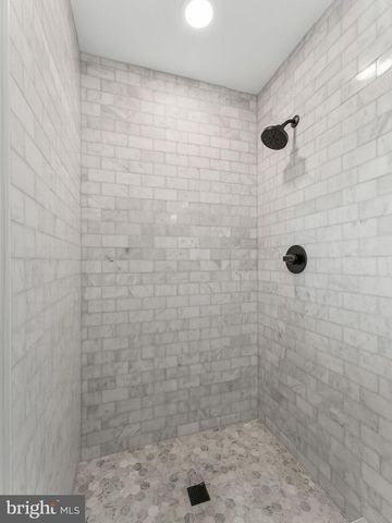 16 BRYANT RD, Blackwood, NJ 08012