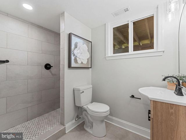 16 BRYANT RD, Blackwood, NJ 08012