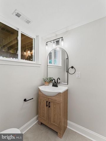 16 BRYANT RD, Blackwood, NJ 08012