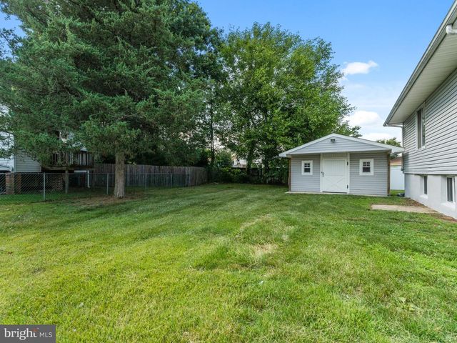 16 BRYANT RD, Blackwood, NJ 08012