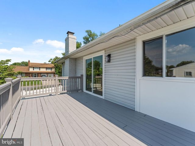 16 BRYANT RD, Blackwood, NJ 08012