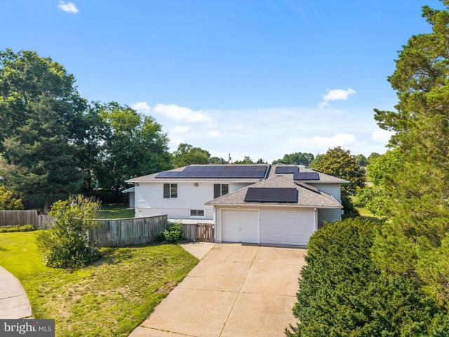 16 BRYANT RD, Blackwood, NJ 08012