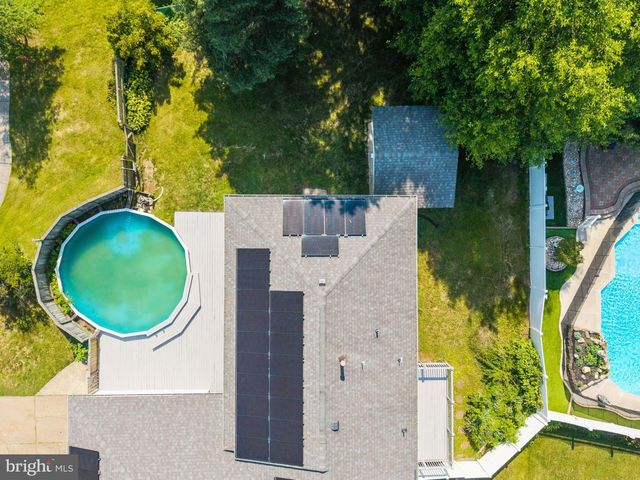16 BRYANT RD, Blackwood, NJ 08012