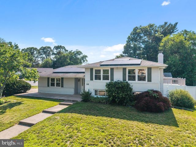 16 BRYANT RD, Blackwood, NJ 08012