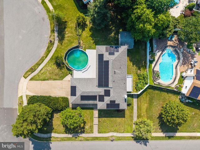 16 BRYANT RD, Blackwood, NJ 08012