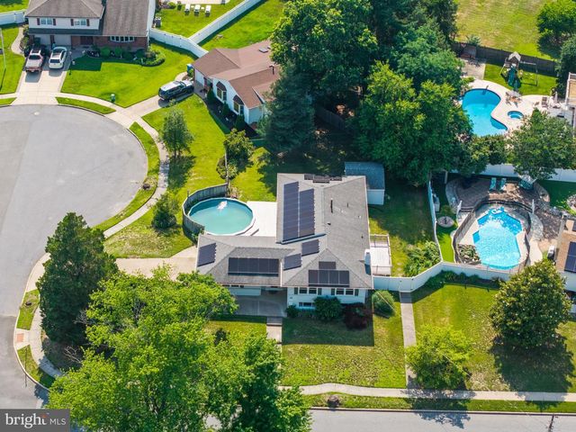 16 BRYANT RD, Blackwood, NJ 08012