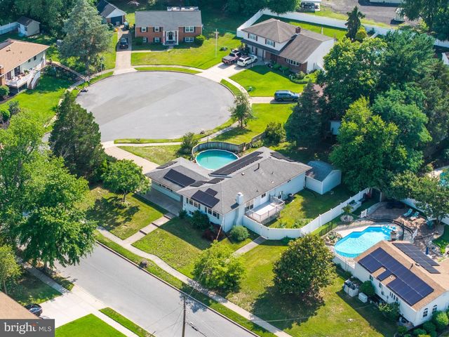 16 BRYANT RD, Blackwood, NJ 08012