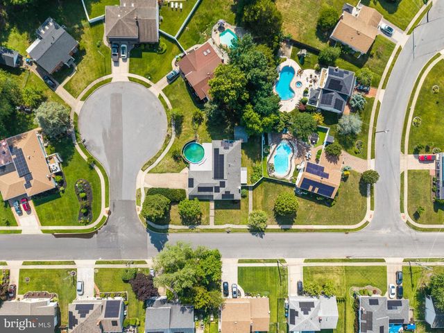 16 BRYANT RD, Blackwood, NJ 08012