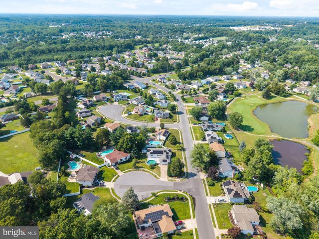 16 BRYANT RD, Blackwood, NJ 08012