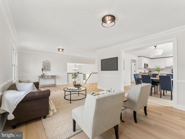 16 BRYANT RD, Blackwood, NJ 08012