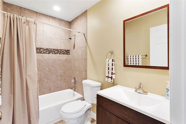 11746 Portola Court, Adelanto, CA 92301