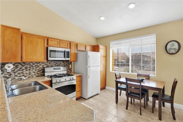 11746 Portola Court, Adelanto, CA 92301