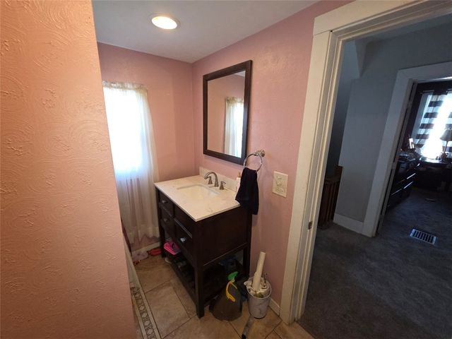 735 S 14th St, Monessen, PA 15062