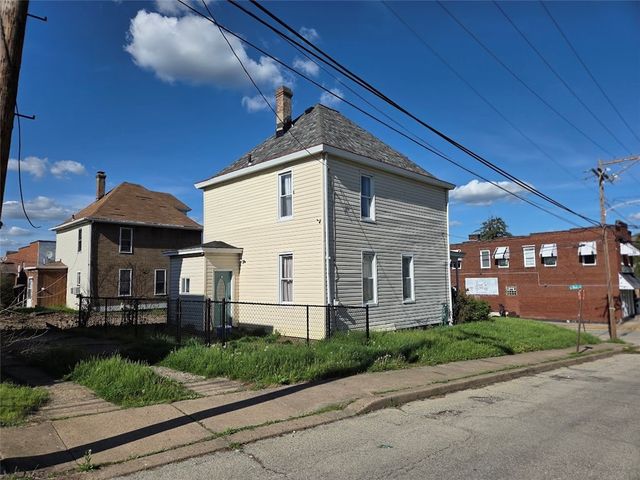 735 S 14th St, Monessen, PA 15062