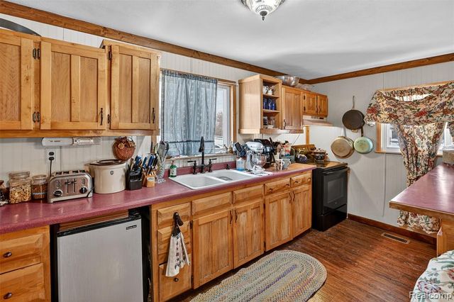 1130 S Gray Road, West Branch, MI 48661