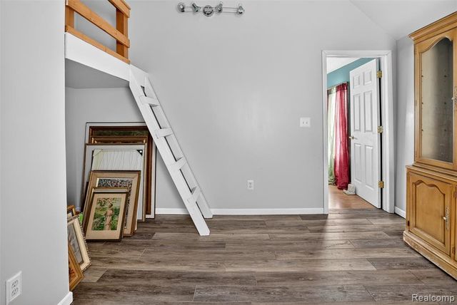 1130 S Gray Road, West Branch, MI 48661