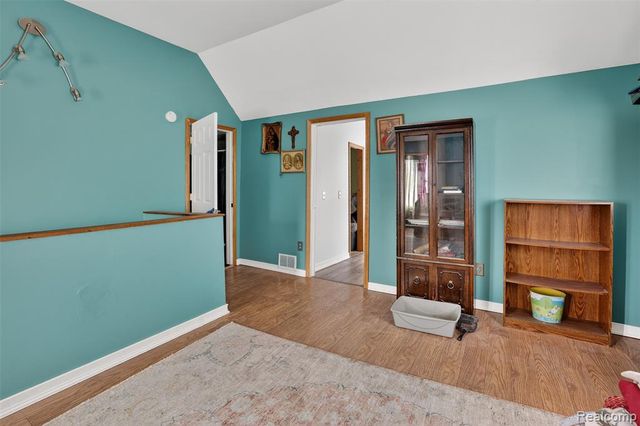 1130 S Gray Road, West Branch, MI 48661