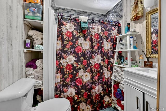 1130 S Gray Road, West Branch, MI 48661