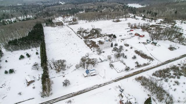 1130 S Gray Road, West Branch, MI 48661