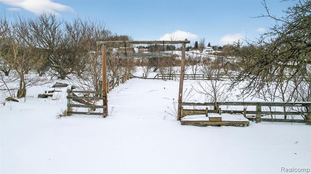 1130 S Gray Road, West Branch, MI 48661