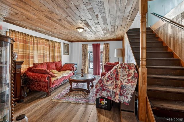 1130 S Gray Road, West Branch, MI 48661