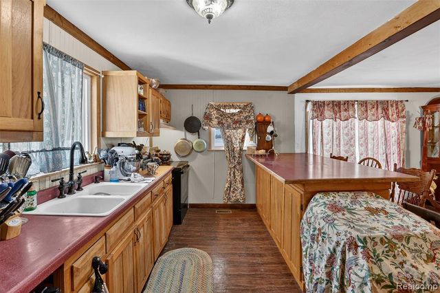 1130 S Gray Road, West Branch, MI 48661