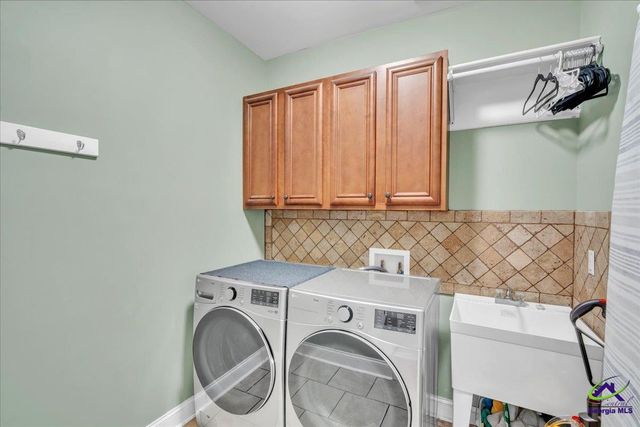 1035 Chattahoochee Drive, Bonaire, GA 31005