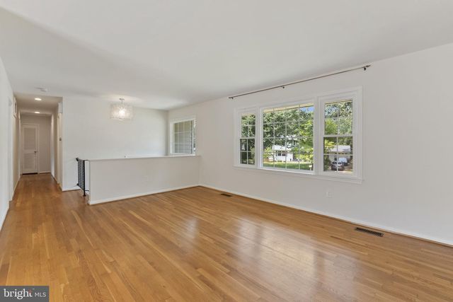 1731 TAMERISK CT, Vienna, VA 22182
