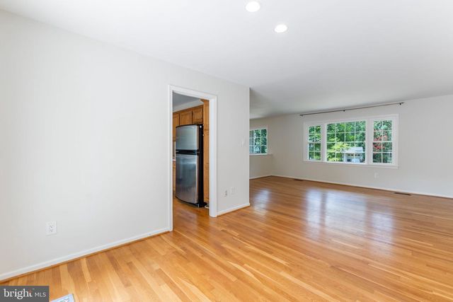 1731 TAMERISK CT, Vienna, VA 22182