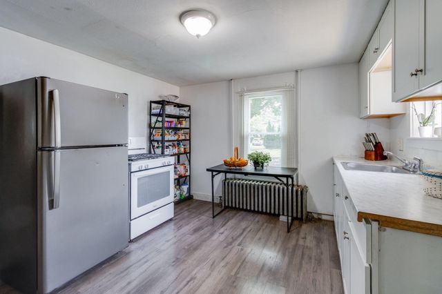 1621 EDEN RD, Lancaster, PA 17601