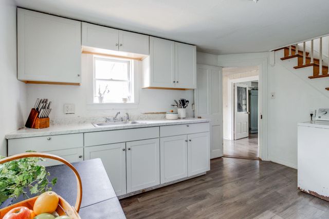 1621 EDEN RD, Lancaster, PA 17601