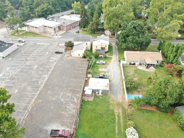 1621 EDEN RD, Lancaster, PA 17601