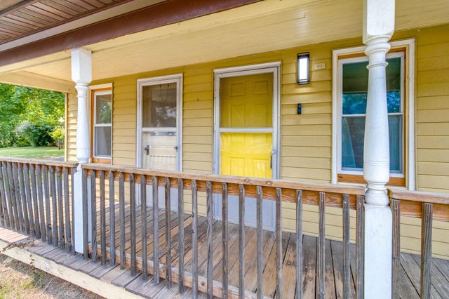 1621 EDEN RD, Lancaster, PA 17601
