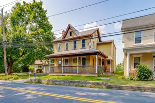 1621 EDEN RD, Lancaster, PA 17601