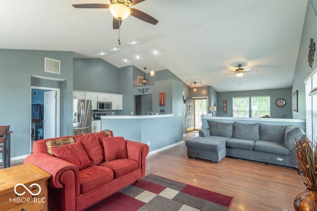 274 Pineview Drive, Mooresville, IN 46158
