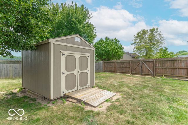 274 Pineview Drive, Mooresville, IN 46158