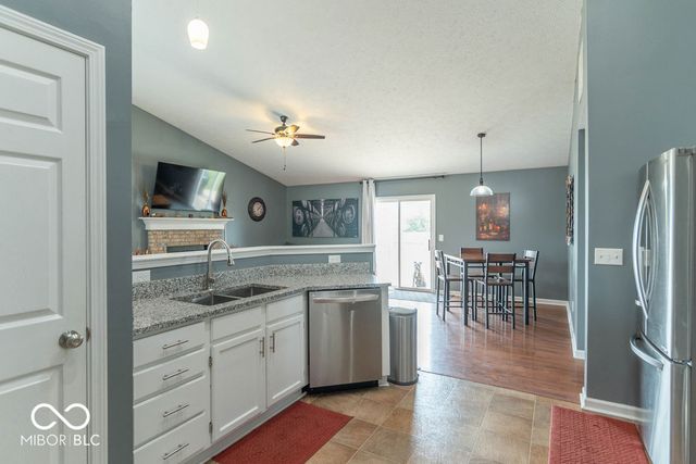 274 Pineview Drive, Mooresville, IN 46158