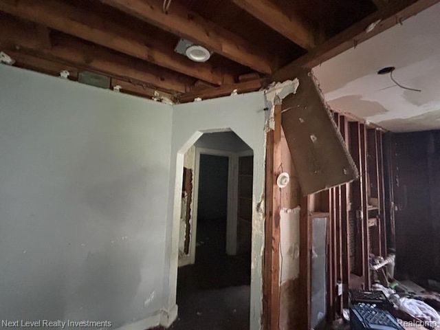 8854 Pinehurst Street, Detroit, MI 48204