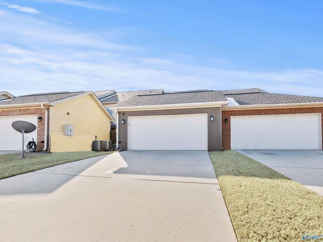 118 Park Square Lane, Madison, AL 35758