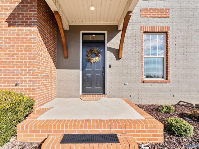 118 Park Square Lane, Madison, AL 35758