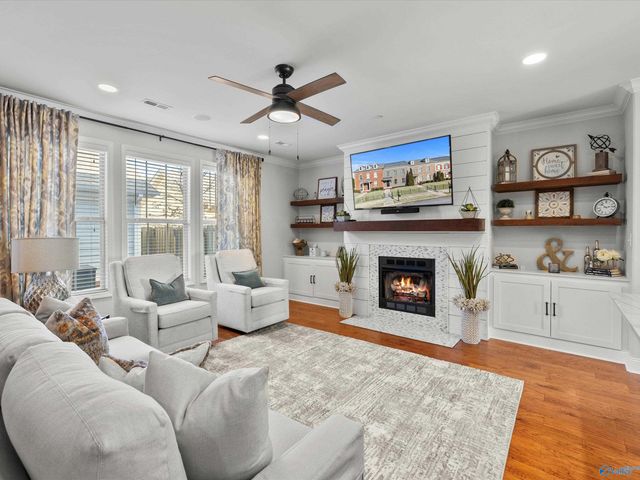 118 Park Square Lane, Madison, AL 35758