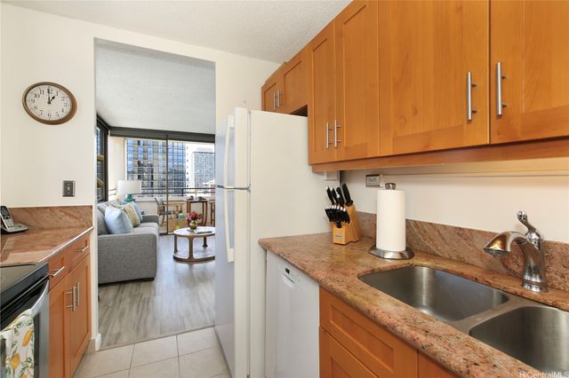 2410 Cleghorn Street 2604, Honolulu, HI 96815