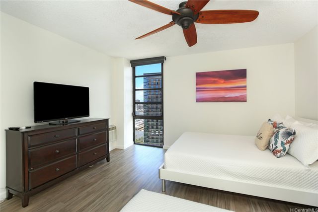 2410 Cleghorn Street 2604, Honolulu, HI 96815