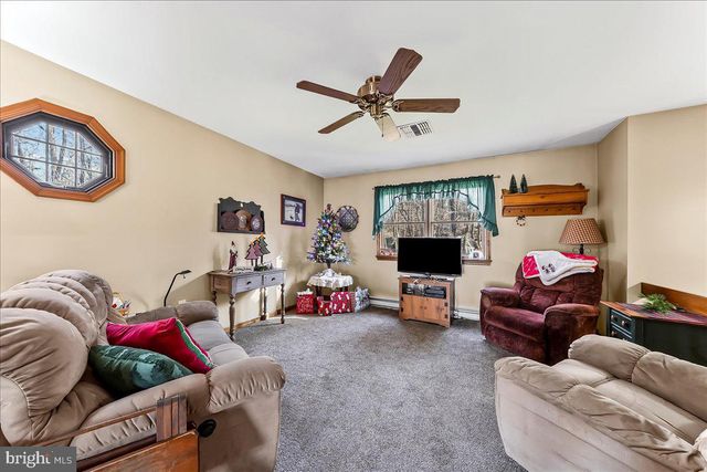 43 MARIA LN, Schwenksville, PA 19473