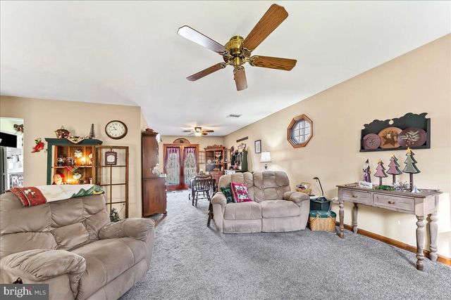 43 MARIA LN, Schwenksville, PA 19473