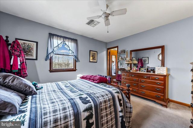 43 MARIA LN, Schwenksville, PA 19473