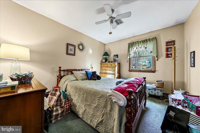 43 MARIA LN, Schwenksville, PA 19473