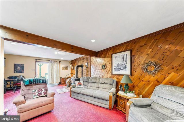 43 MARIA LN, Schwenksville, PA 19473