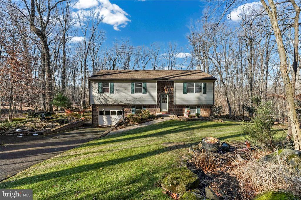 43 MARIA LN, Schwenksville, PA 19473